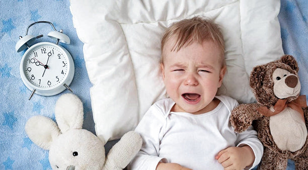 Mon bébé s’agite et pleure pendant le change : Que faire?